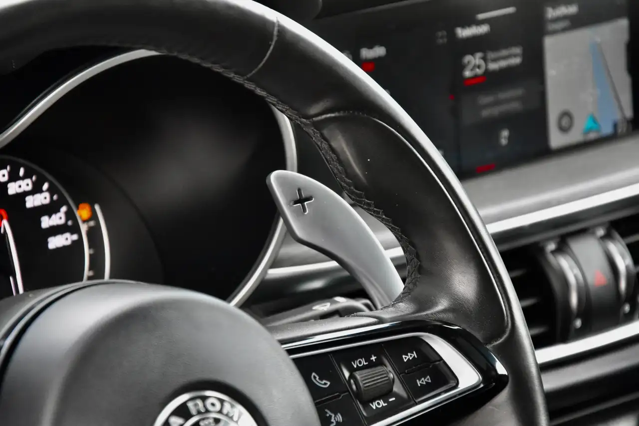 Alfa Romeo Stelvio 2022 — фото 10