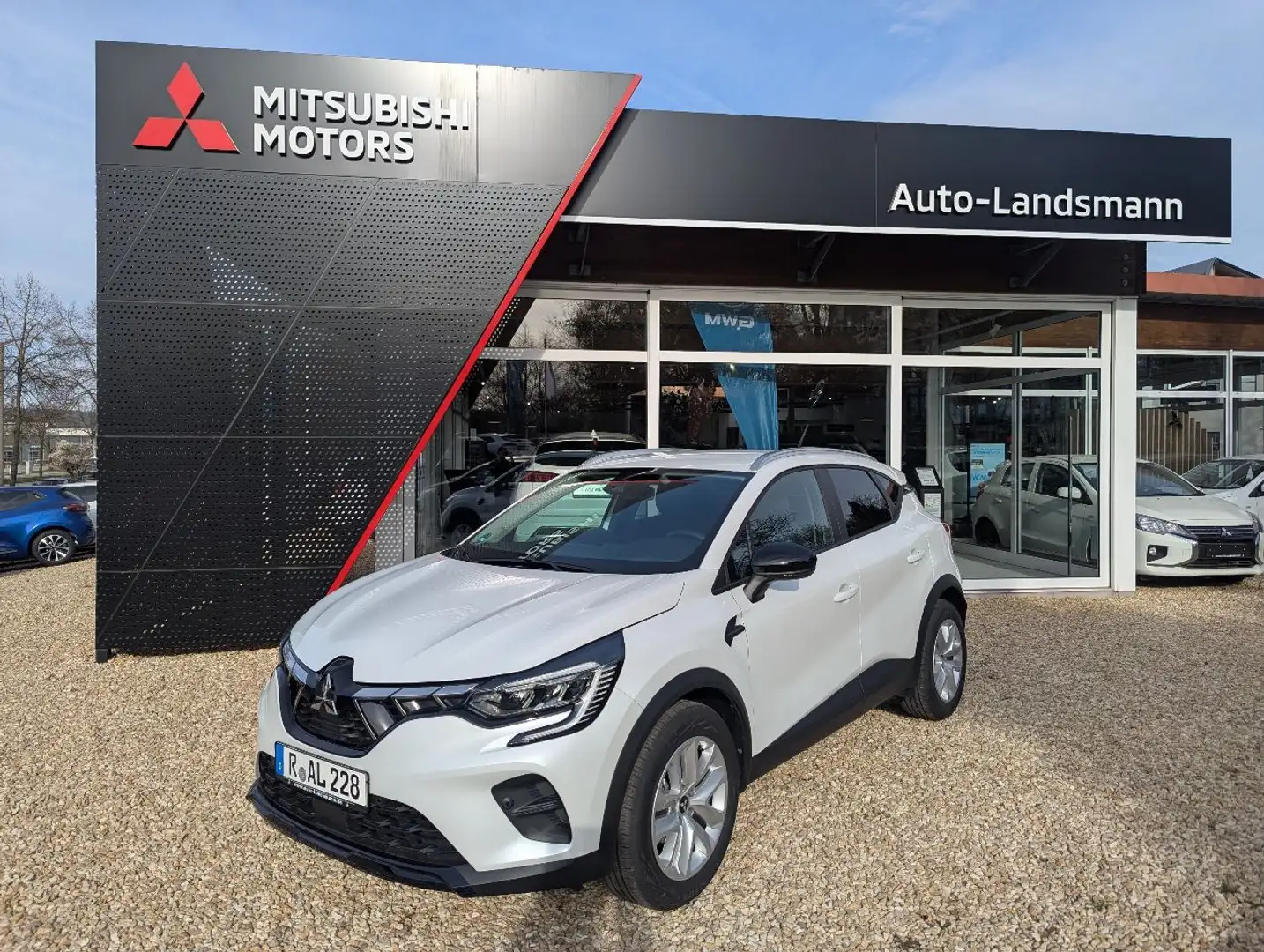 Mitsubishi ASX PLUS 1.0 T-Benziner 6-Gang Weiß - 1