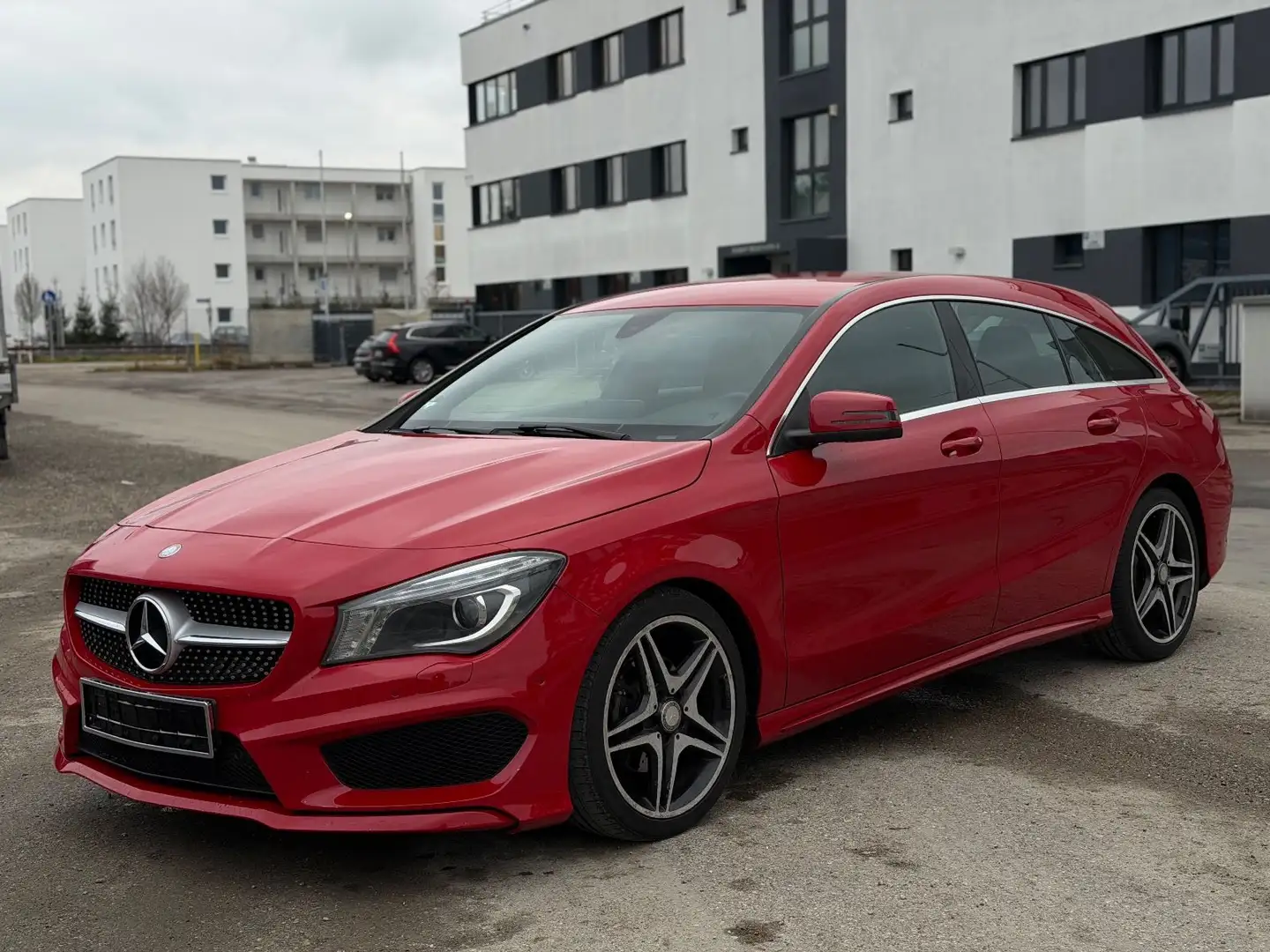Mercedes-Benz CLA 180 Shooting Brake AMG-Line Automatik Euro6 Red - 1