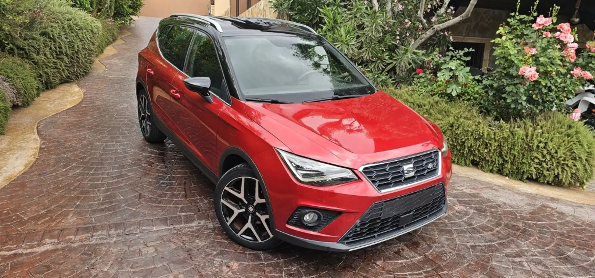 SEAT Arona 1.5 TSI Ecomotive S&S FR 150 Red - 1