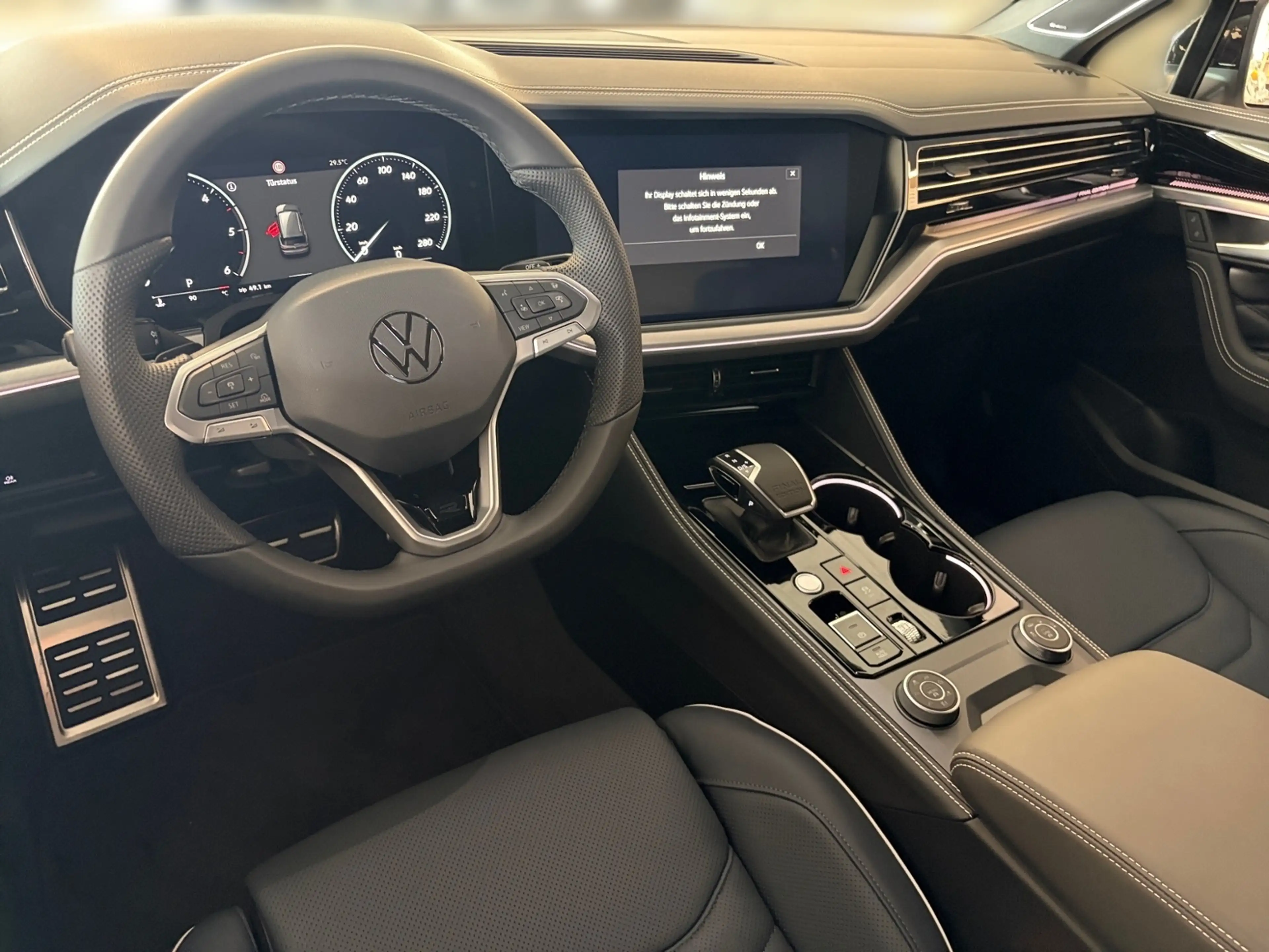 Volkswagen Touareg R-Line 3,0 TDI Final Edition — photo 12