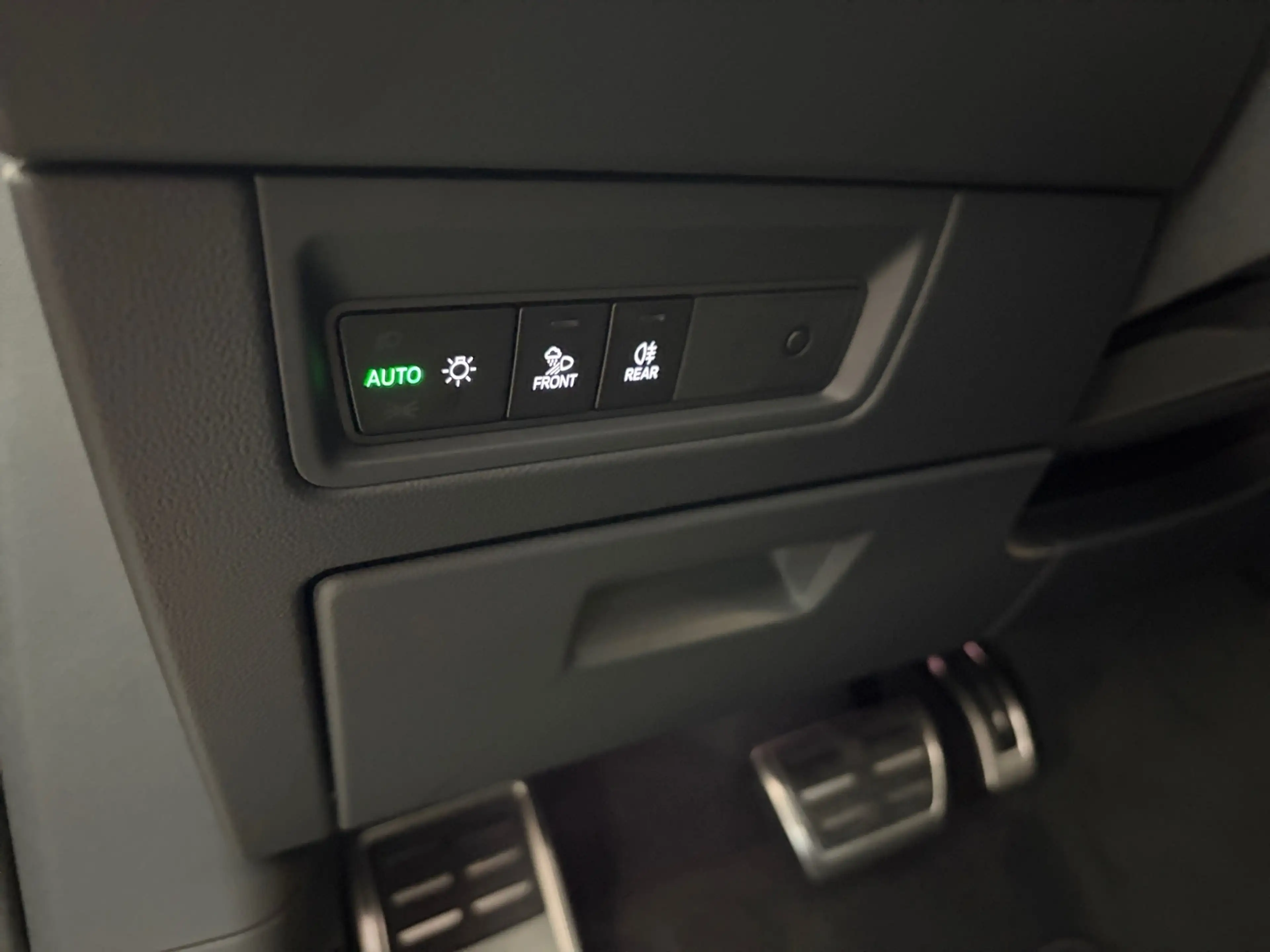 Volkswagen Touareg R-Line 3,0 TDI Final Edition — photo 10