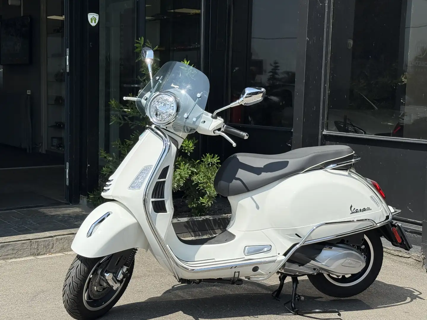 Vespa GTS Super 300 Piaggio HPE Vol opties SPLINTER NIEUW !! - 1