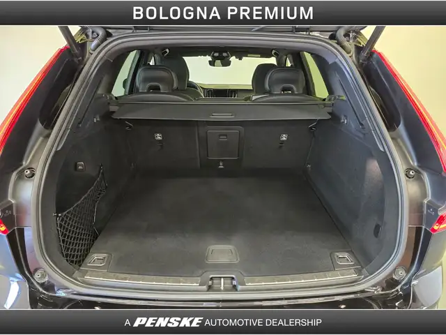 Volvo XC60 view 10