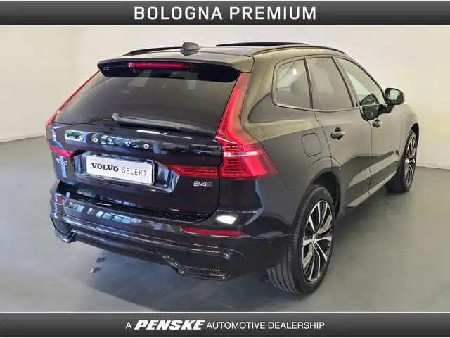 Volvo XC60 view 2