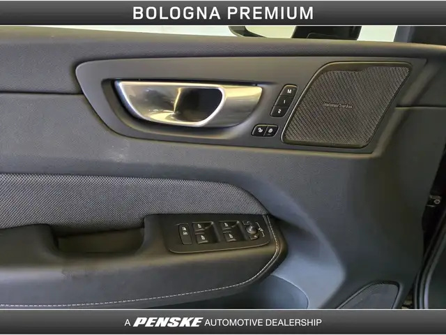 Volvo XC60 view 30
