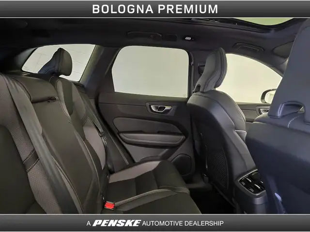 Volvo XC60 view 5