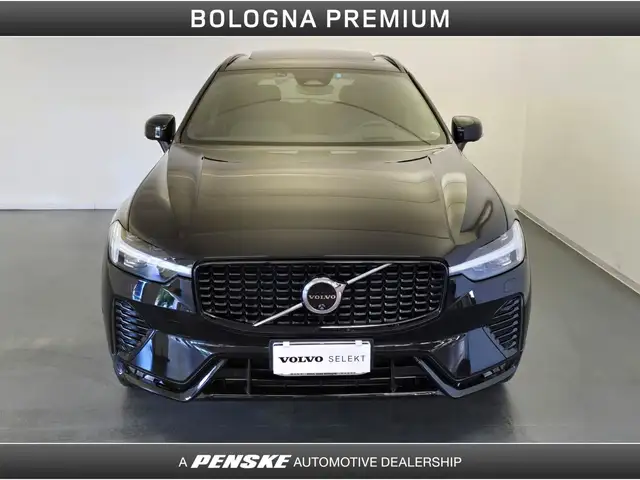 Volvo XC60 view 8