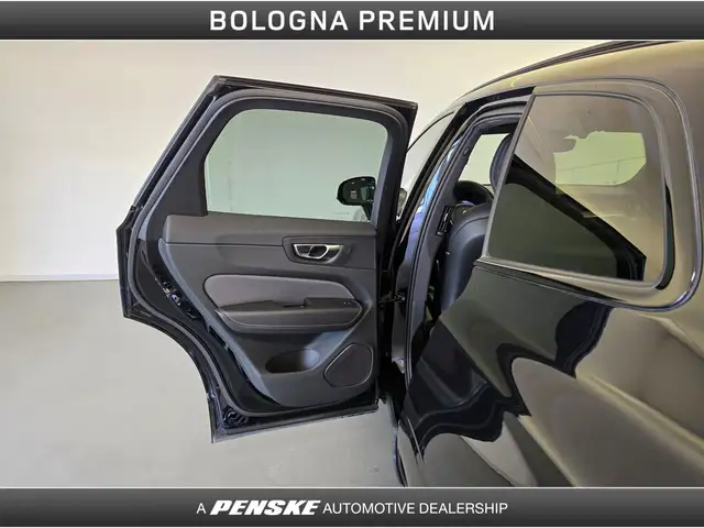 Volvo XC60 view 27