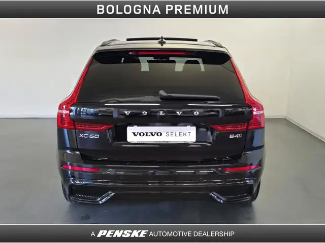 Volvo XC60 view 7