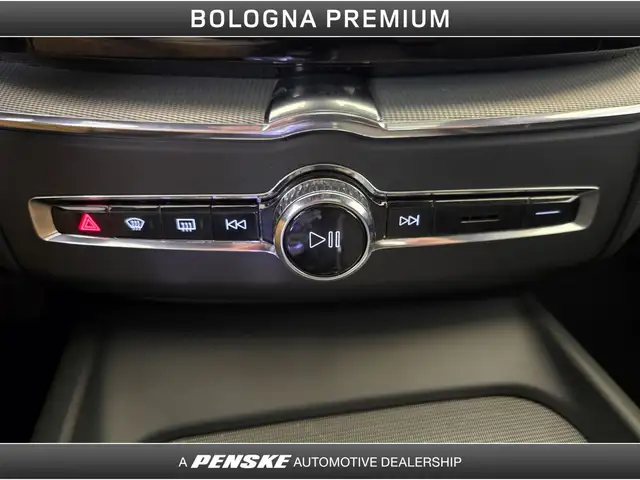Volvo XC60 view 23