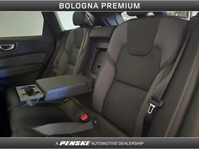 Volvo XC60 view 19