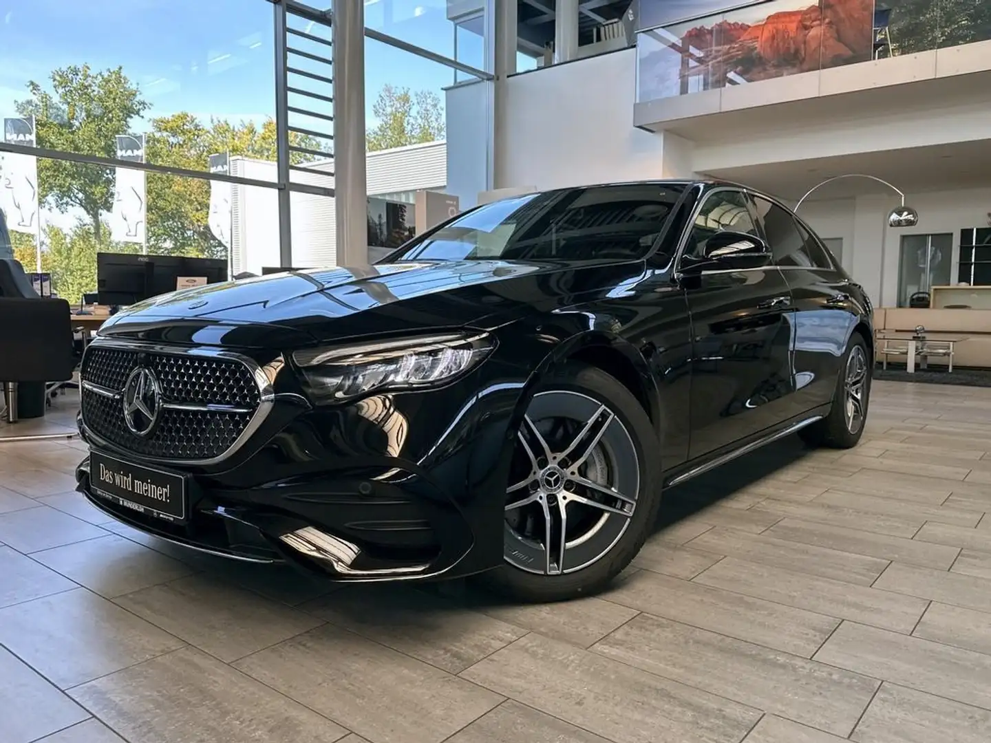 Mercedes-Benz E 200 Limousine AMG Line Navi Kamera DISTRONIC Schwarz - 2