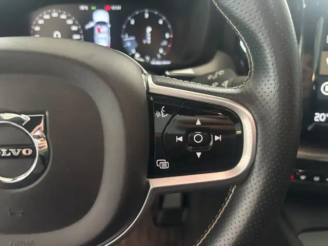Volvo XC60 view 15