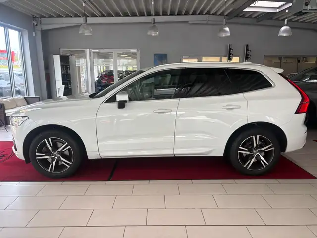 Volvo XC60 view 2