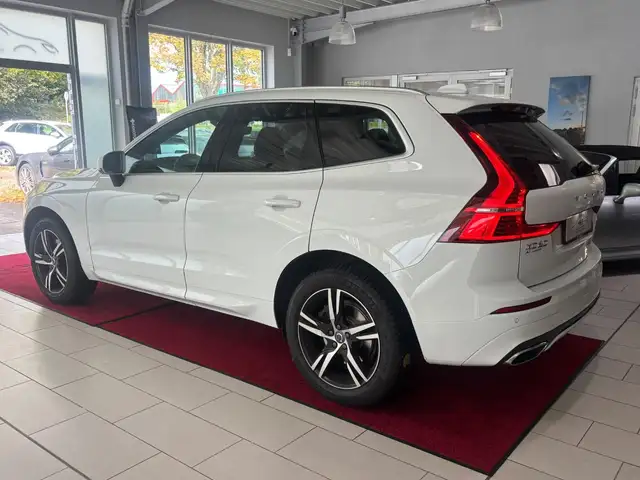Volvo XC60 view 3