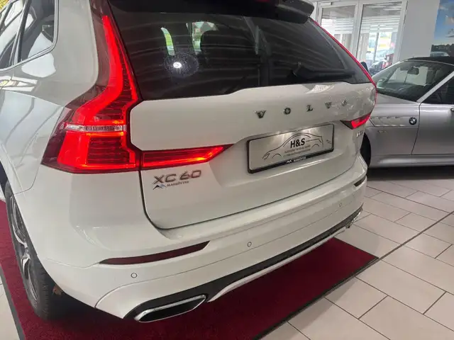 Volvo XC60 view 4