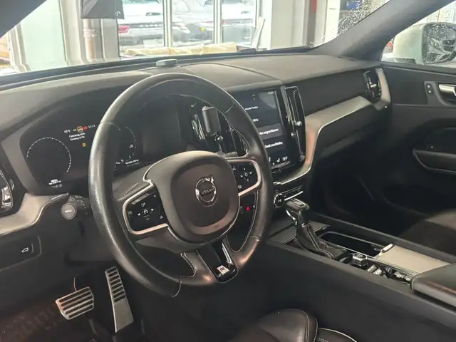 Volvo XC60 view 14