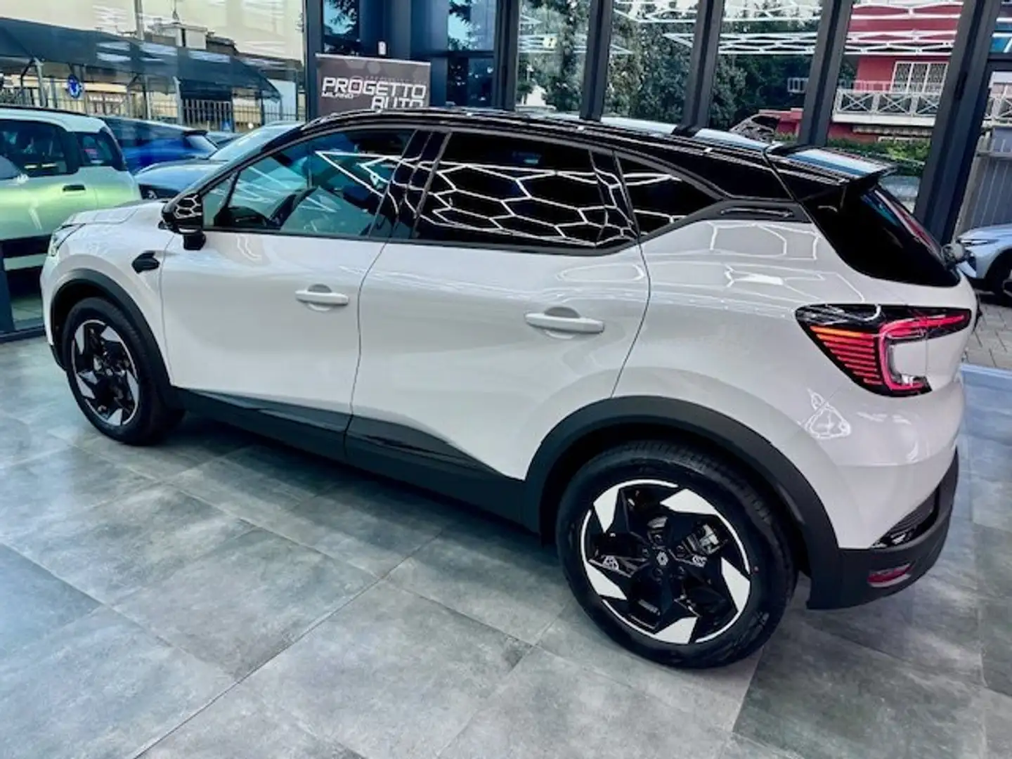 Renault Captur Captur 1.6 E-Tech Full hybrid Techno 145cv AUTOMAT - 2