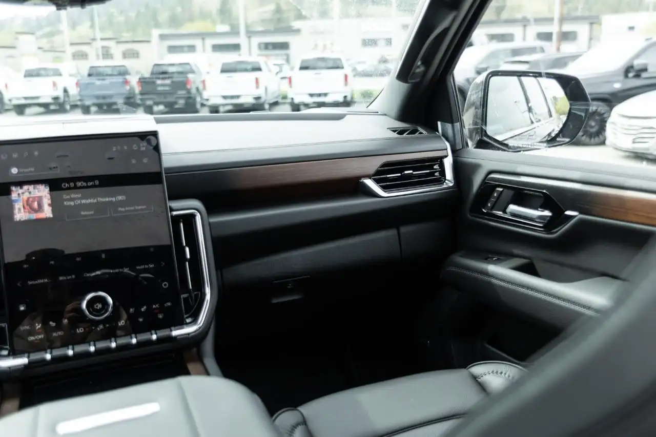 GMC Yukon снимка GMC Yukon