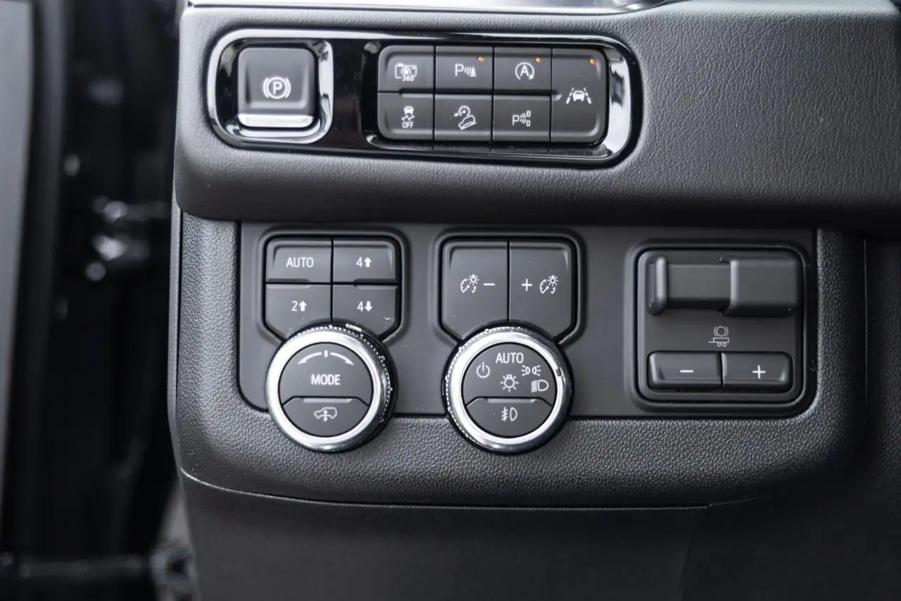 GMC Yukon снимка GMC Yukon