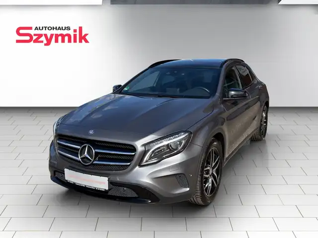 Mercedes-Benz GLA 180 GLA 180 7G-DCT Urban