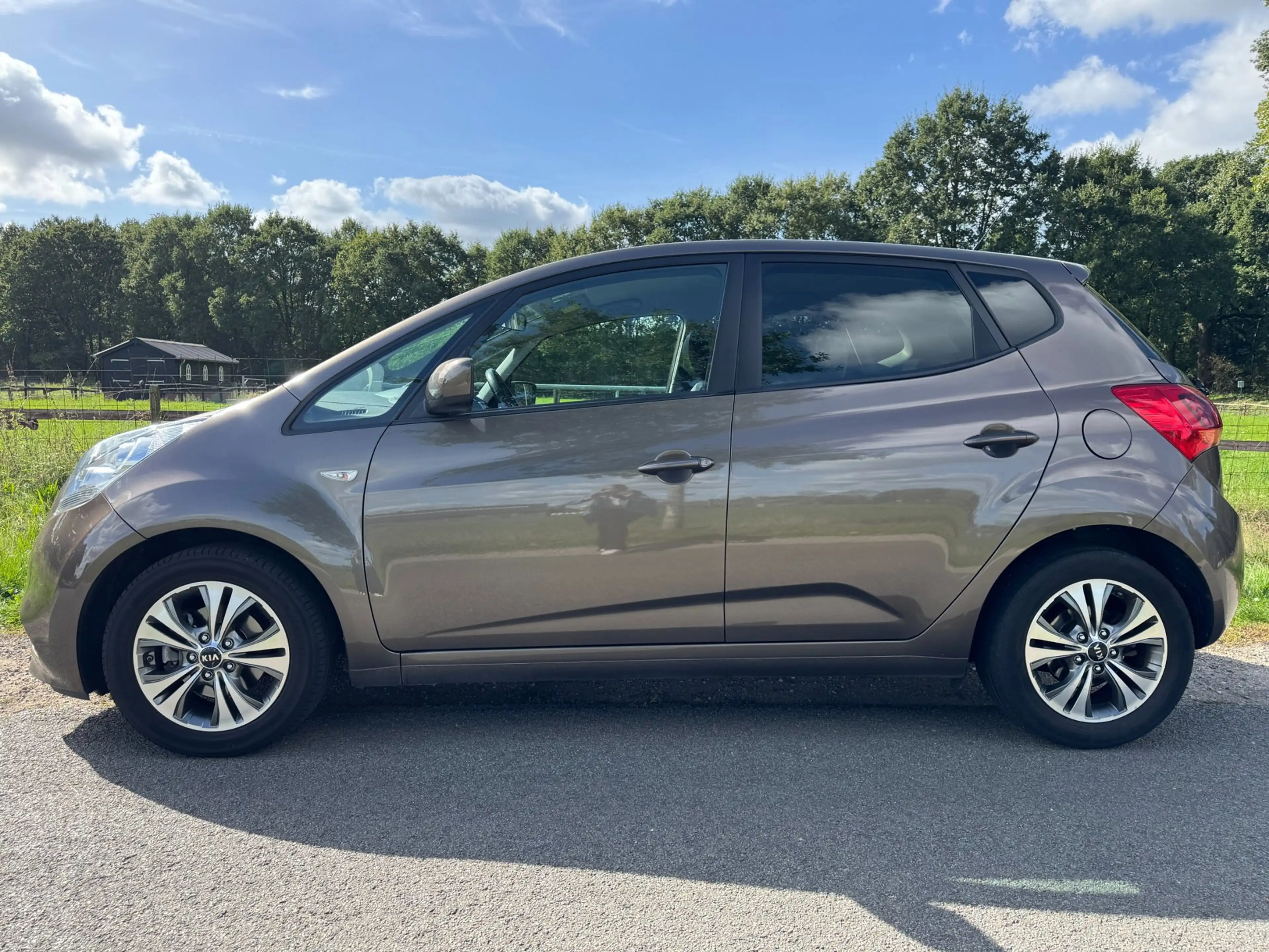 Kia Venga 1.4 CVVT DynamicPLusLine DEALER onderhouden en 1st — photo 3