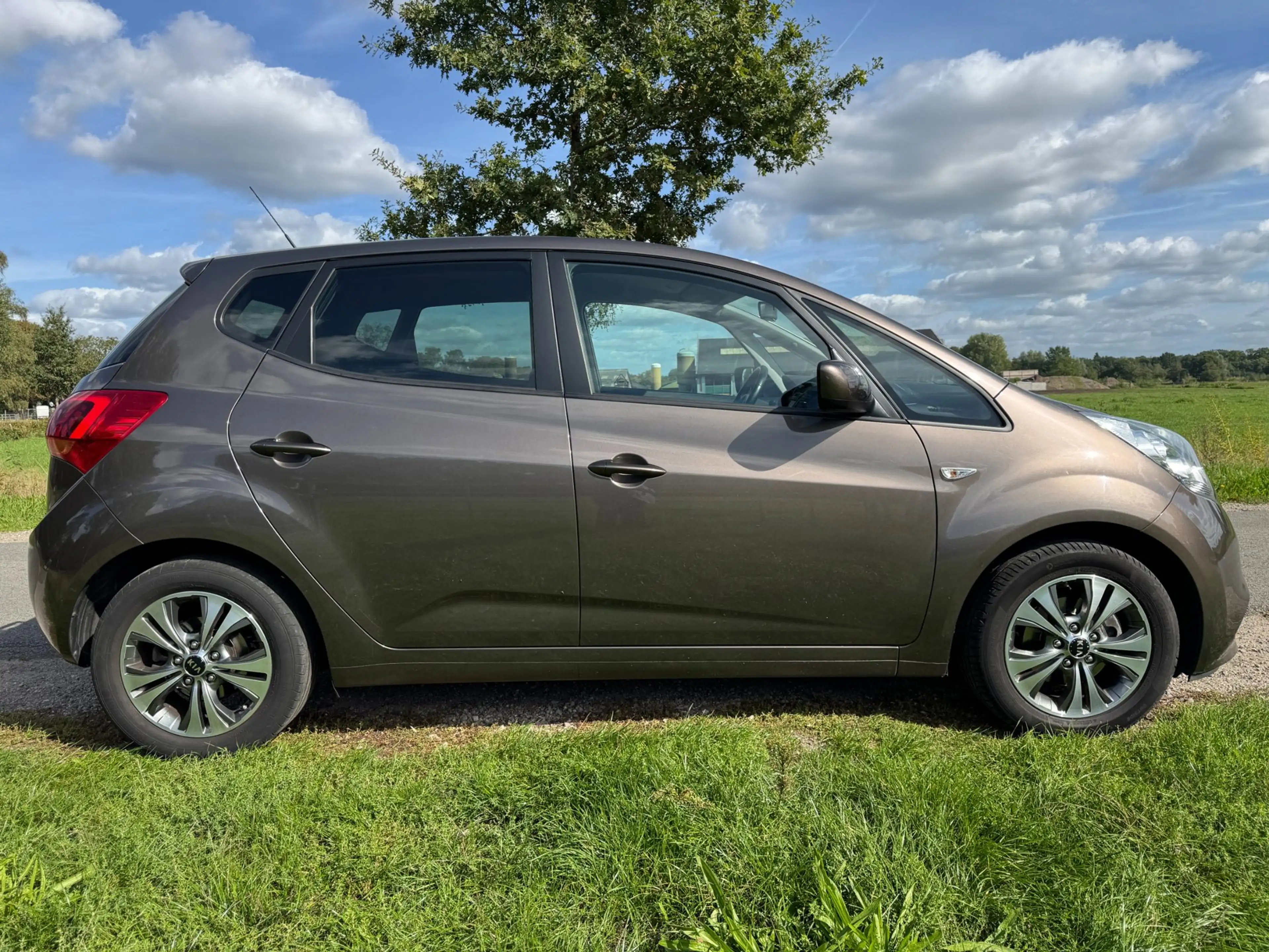 Kia Venga 1.4 CVVT DynamicPLusLine DEALER onderhouden en 1st — photo 4