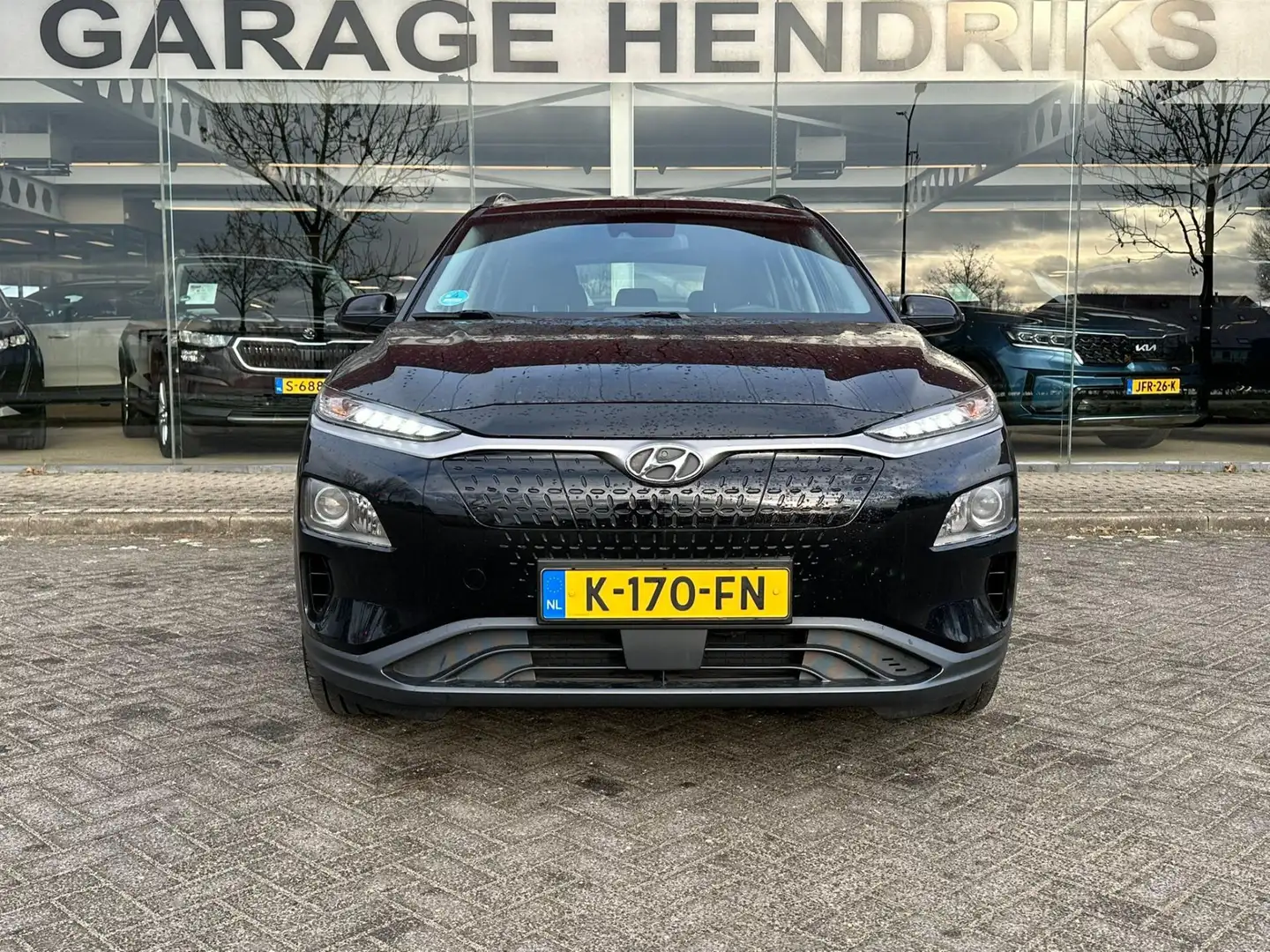 Hyundai KONA EV Comfort 64 kWh | SOH: 95,5% | 3 Fase | Warmtepo Schwarz - 2