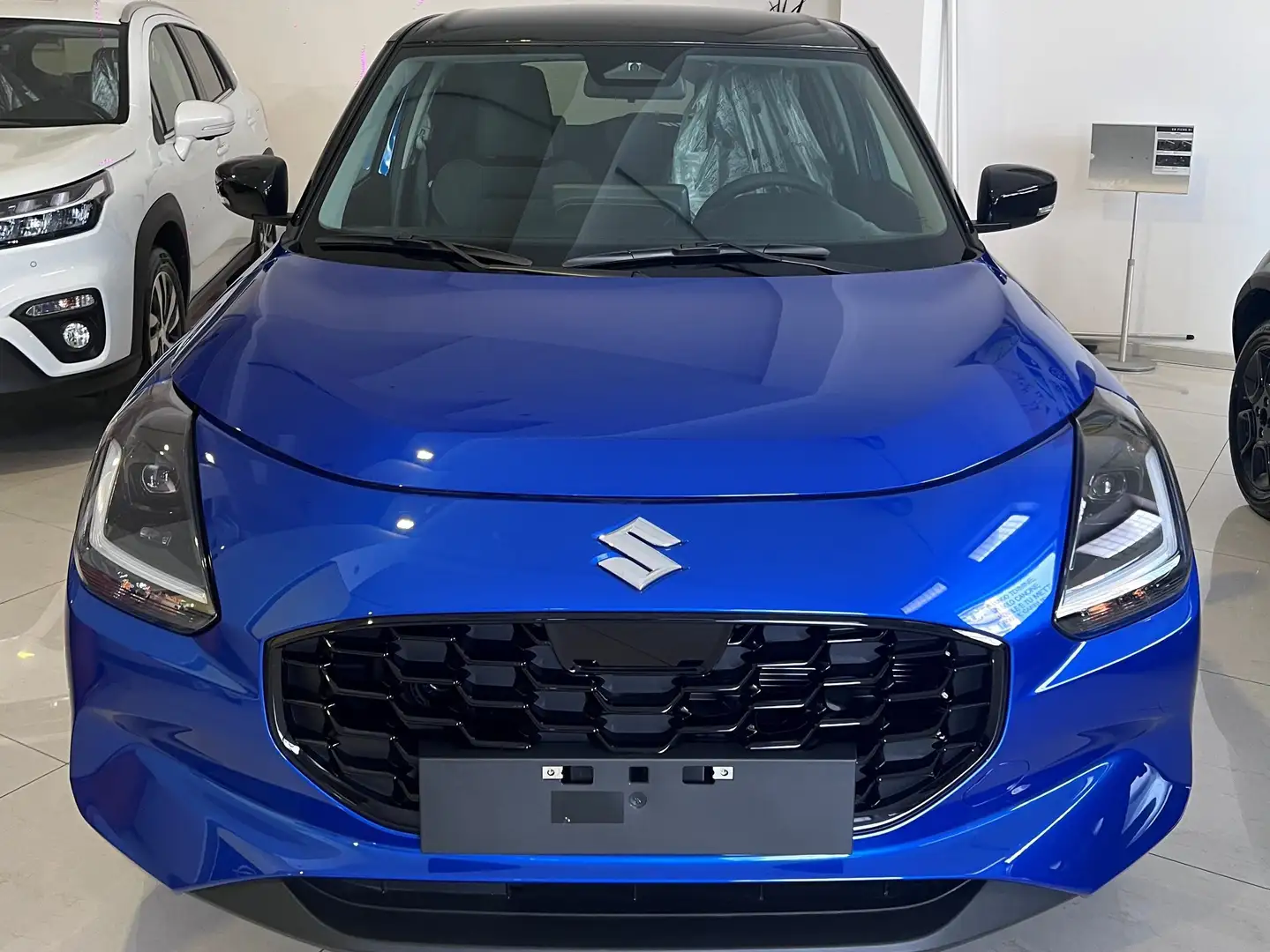 Suzuki Swift 1.2 Hybrid WAKU NEW MODEL 2025 Orange - 1