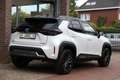Toyota Yaris Cross 1.5 Hybrid Adventure Bi-Tone Navi JBL LED Camera A Wit - thumbnail 3