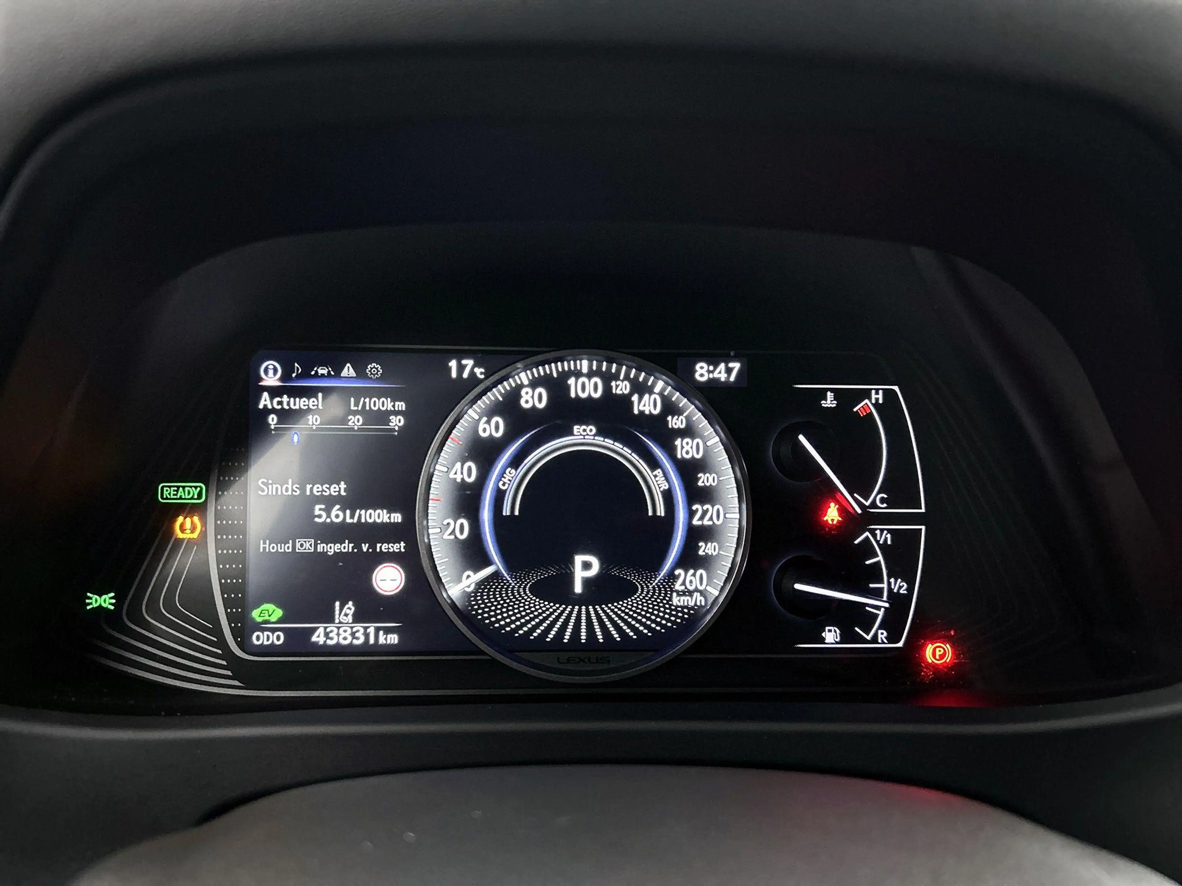 Lexus UX 250h Luxury Line — photo 12