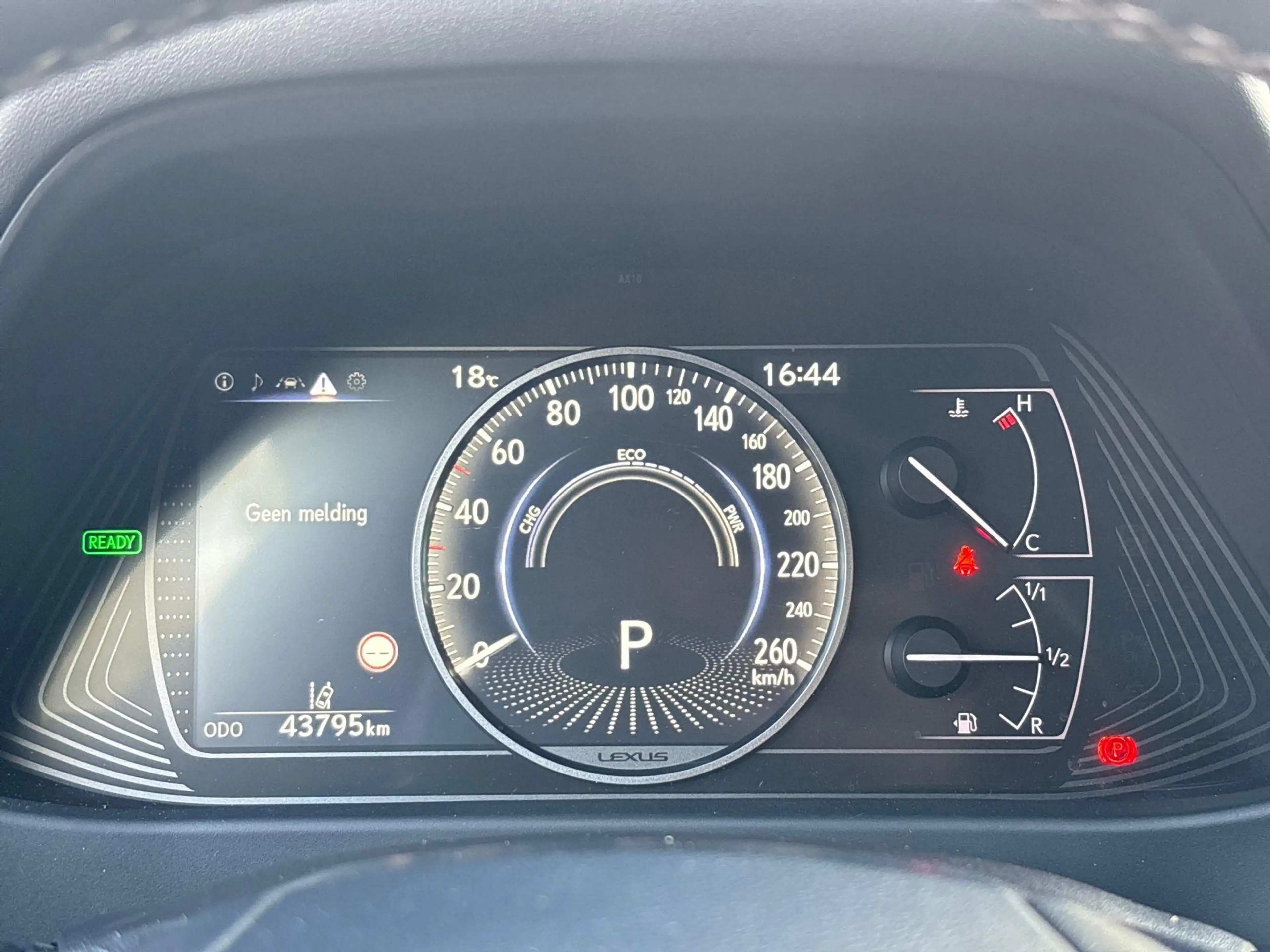 Lexus UX 250h Luxury Line — photo 11
