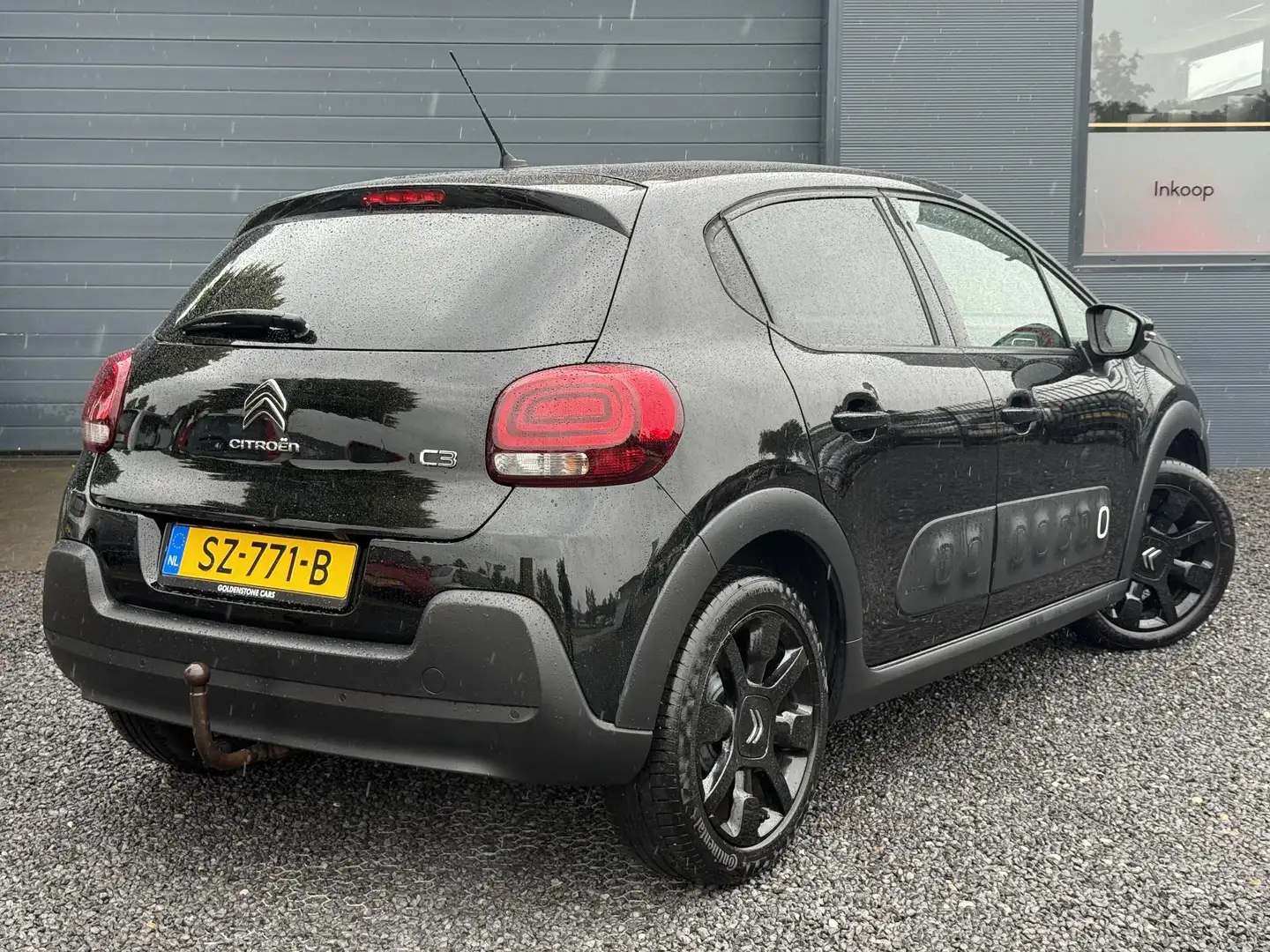 Citroen C3 1.2 PureTech Shine 1e Eigenaar,Navi,Clima,Cruise,C Zwart - 2