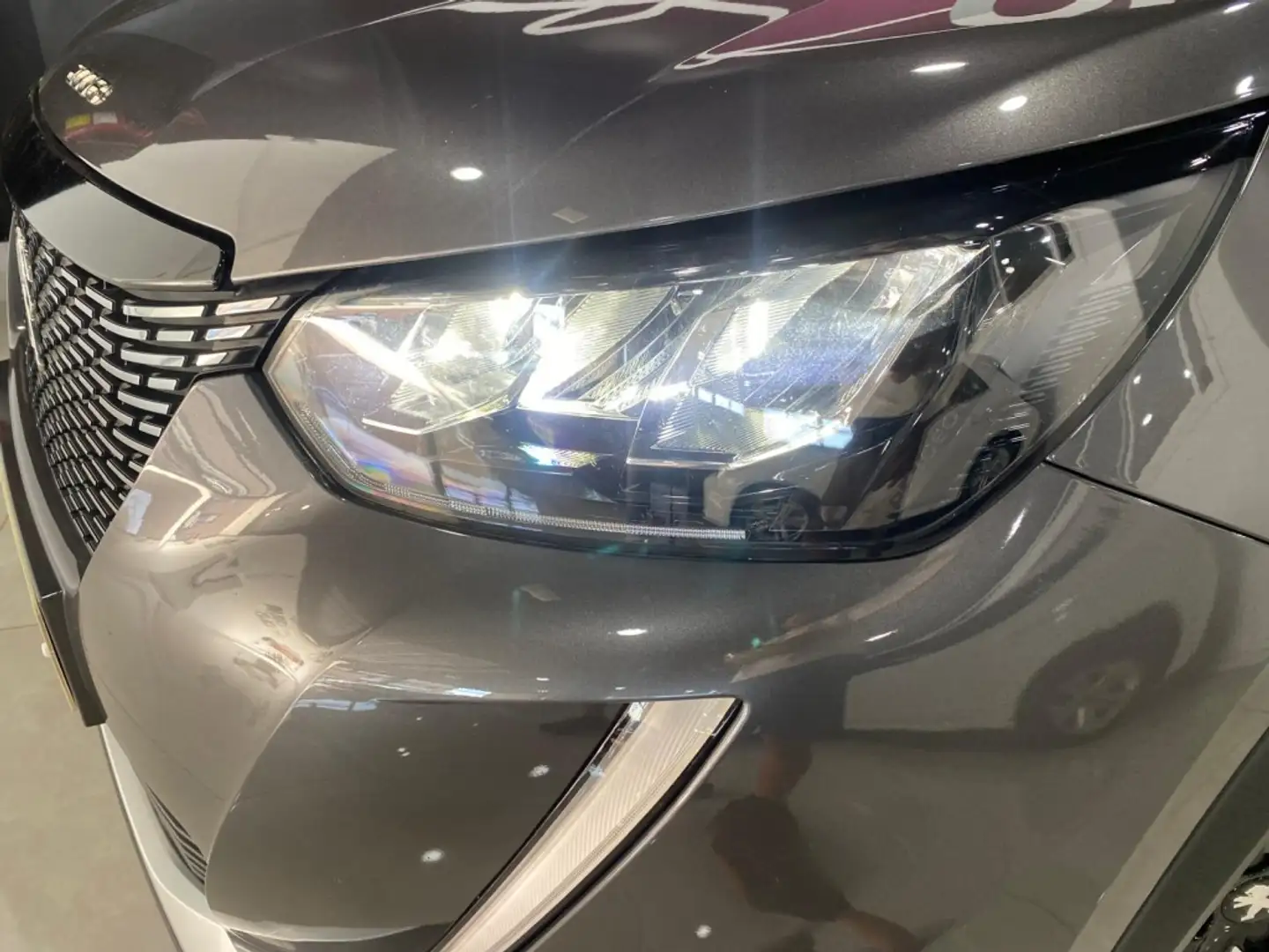 Peugeot 2008 1.2 PureTech S&S Allure EAT8 130 Gris - 2