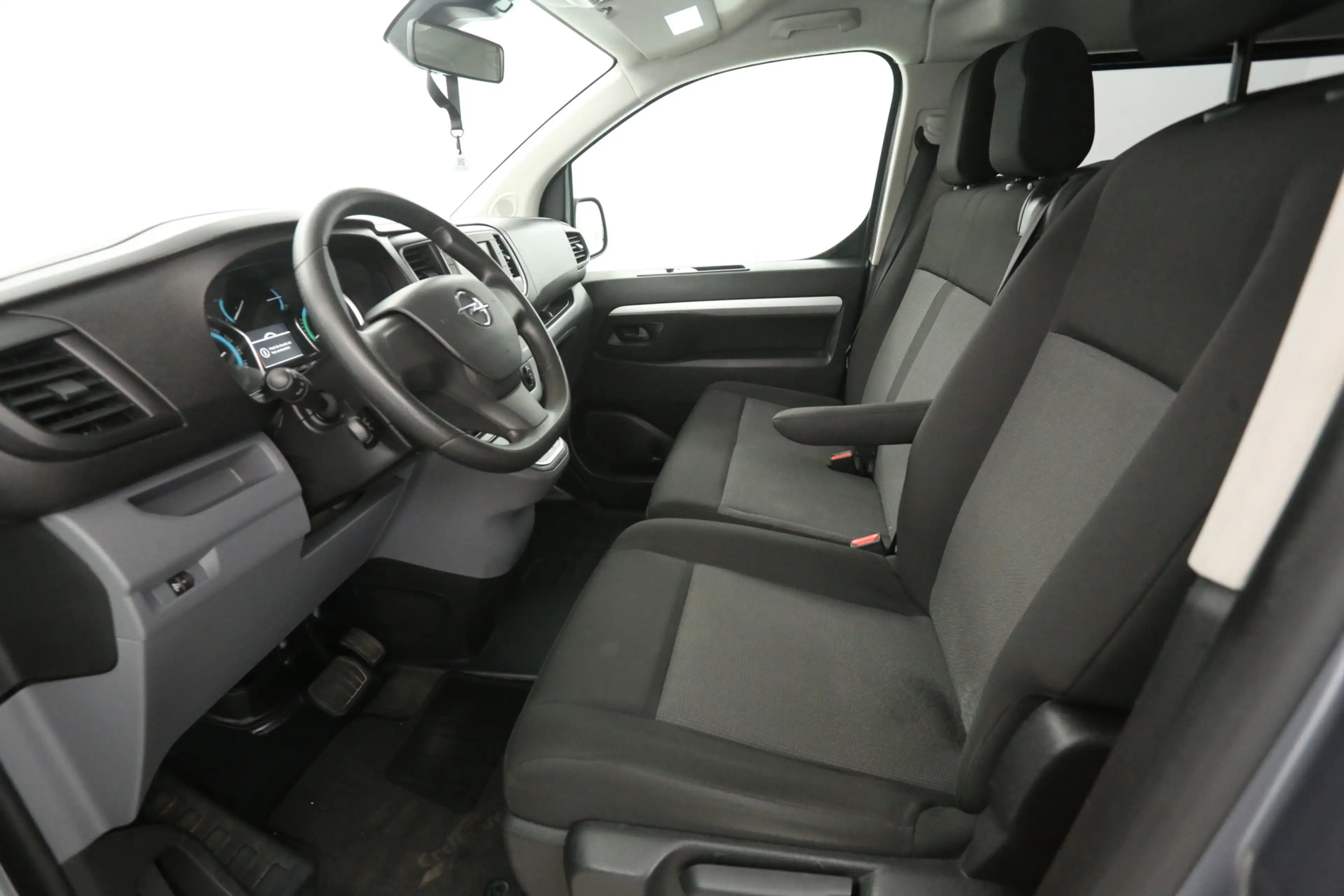 Opel Vivaro-e 75 kWh L2H1 | Snelladen | SOH 93% | DC | 6 Zits | — photo 22