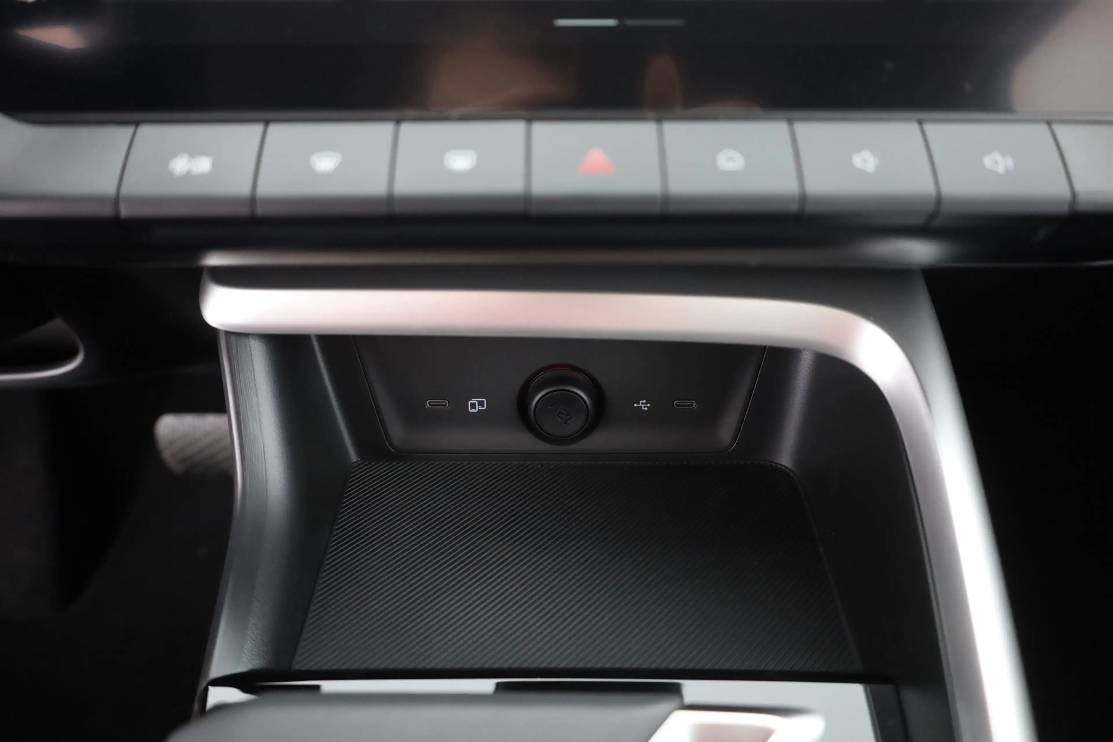 MG ZS 1.5 Hybrid Luxury Aut. LED ACC Navi 360° — photo 12