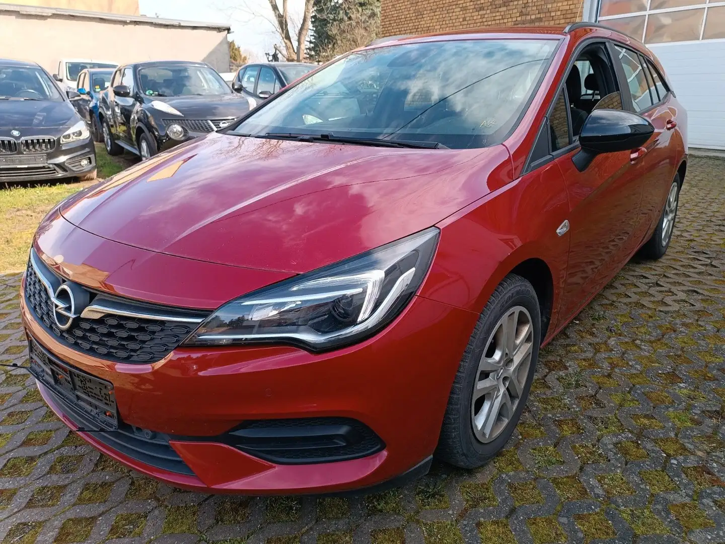Opel Astra K Sports Tourer Edition Start/Stop Czerwony - 1