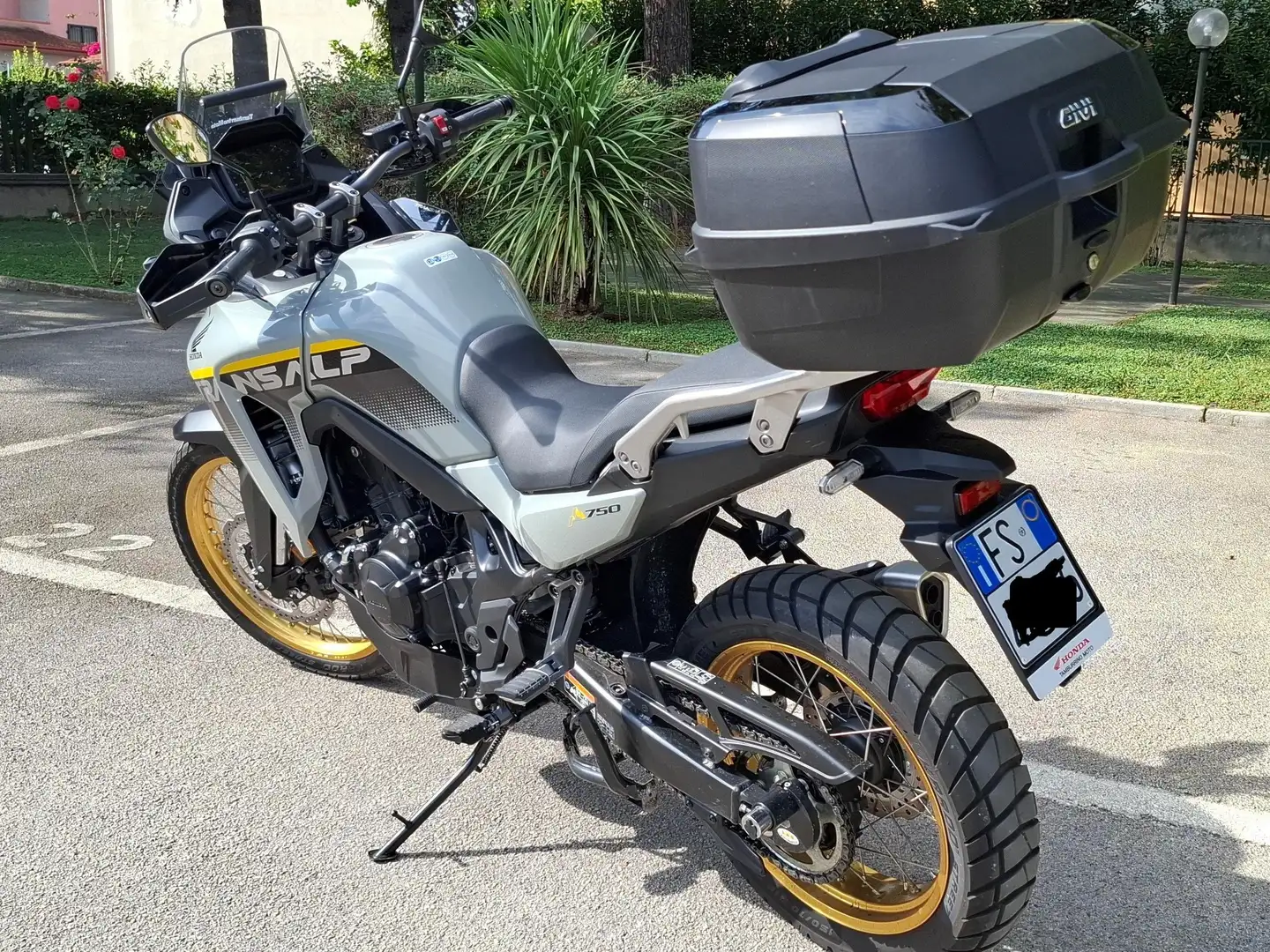 Honda Transalp XL 750 Šedá - 1