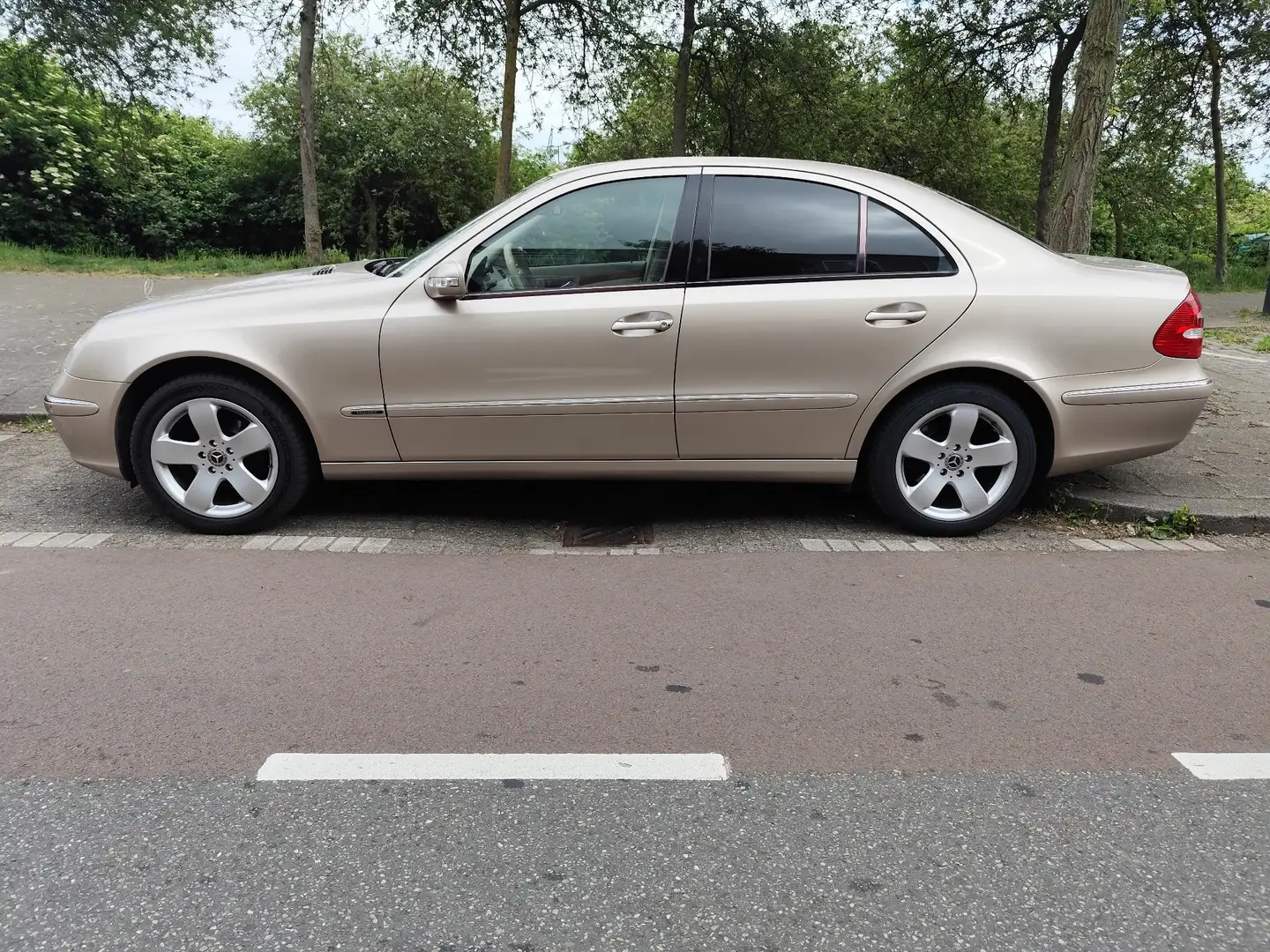 Mercedes-Benz E 240 W211 2.6 V6 LPG G3 Bej - 2