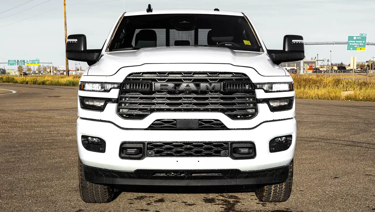 RAM 3500 снимка RAM 3500