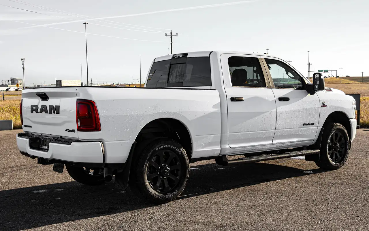 RAM 3500 снимка RAM 3500