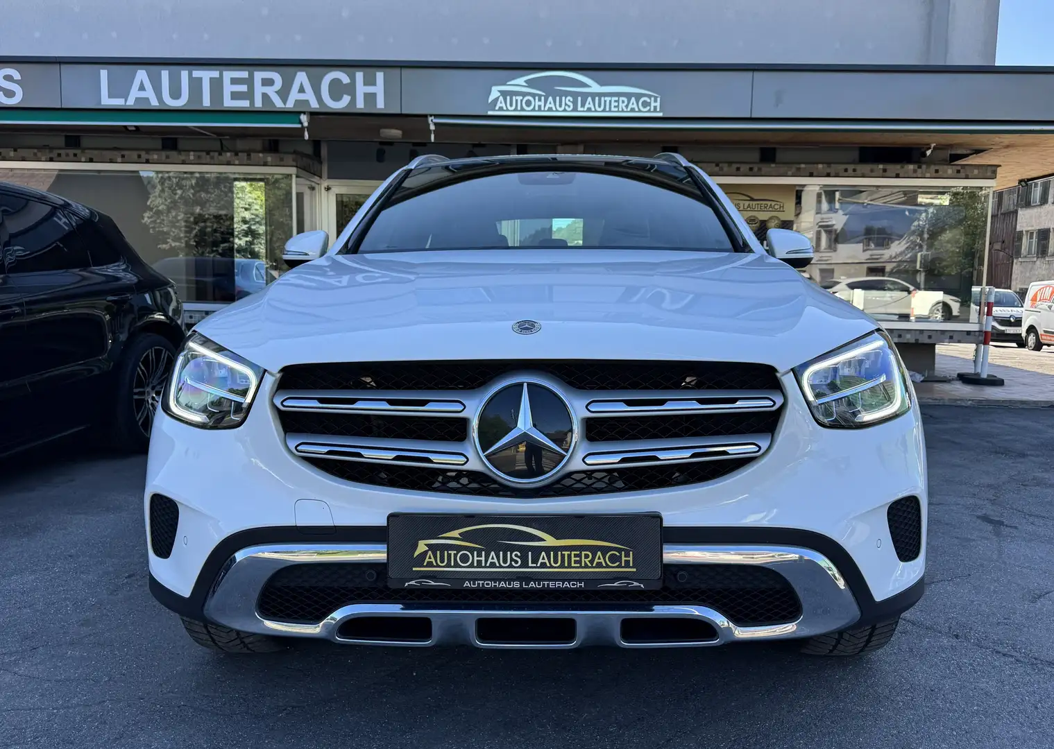 Mercedes-Benz GLC 300 GLC 300e 4Matic Aut. *PANORAMA *50.500KM *KAM *NAV Weiß - 2