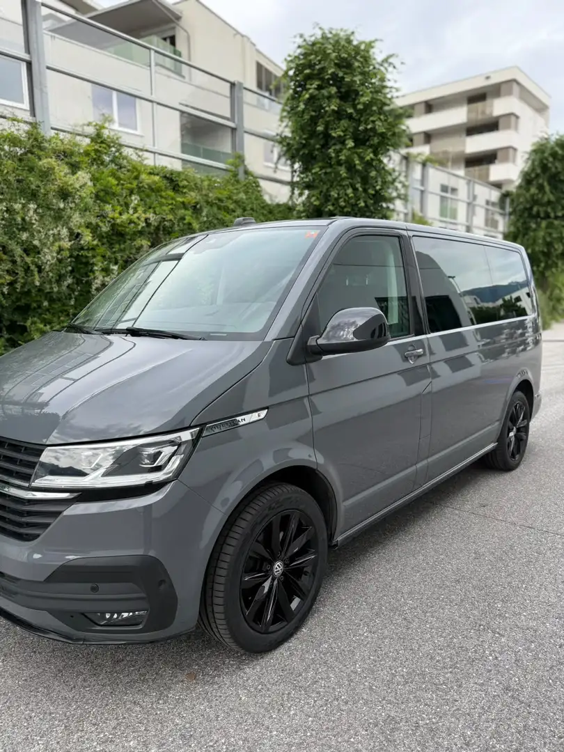 Volkswagen T6 Multivan Trendline 2,0 TDI 4Motion DSG Grau - 1
