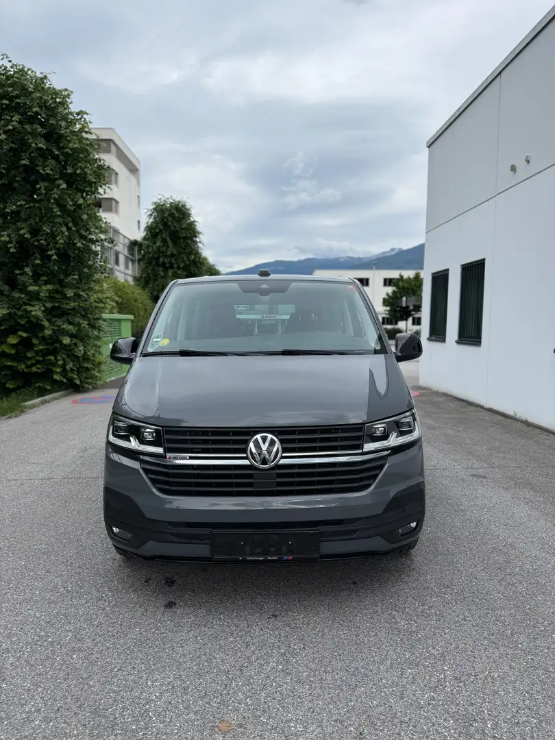 Volkswagen T6 Multivan Trendline 2,0 TDI 4Motion DSG Grau - 2