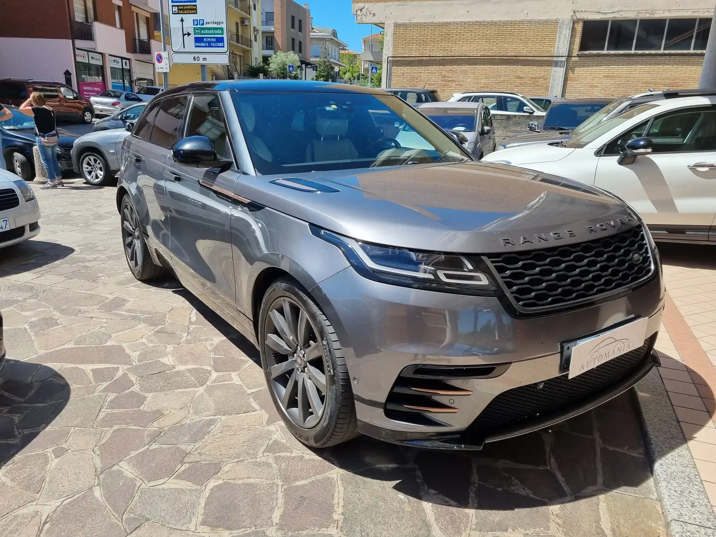 Land Rover Range Rover Velar 3.0 V6 sd6 R-Dynamic SE 300cv auto Grigio - 1