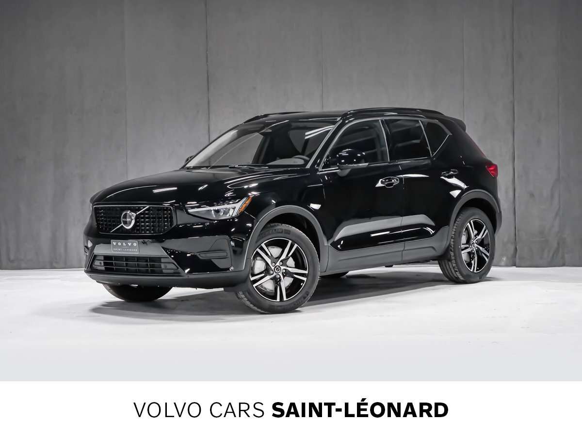 2026 Volvo XC40 Core (Dark Theme)