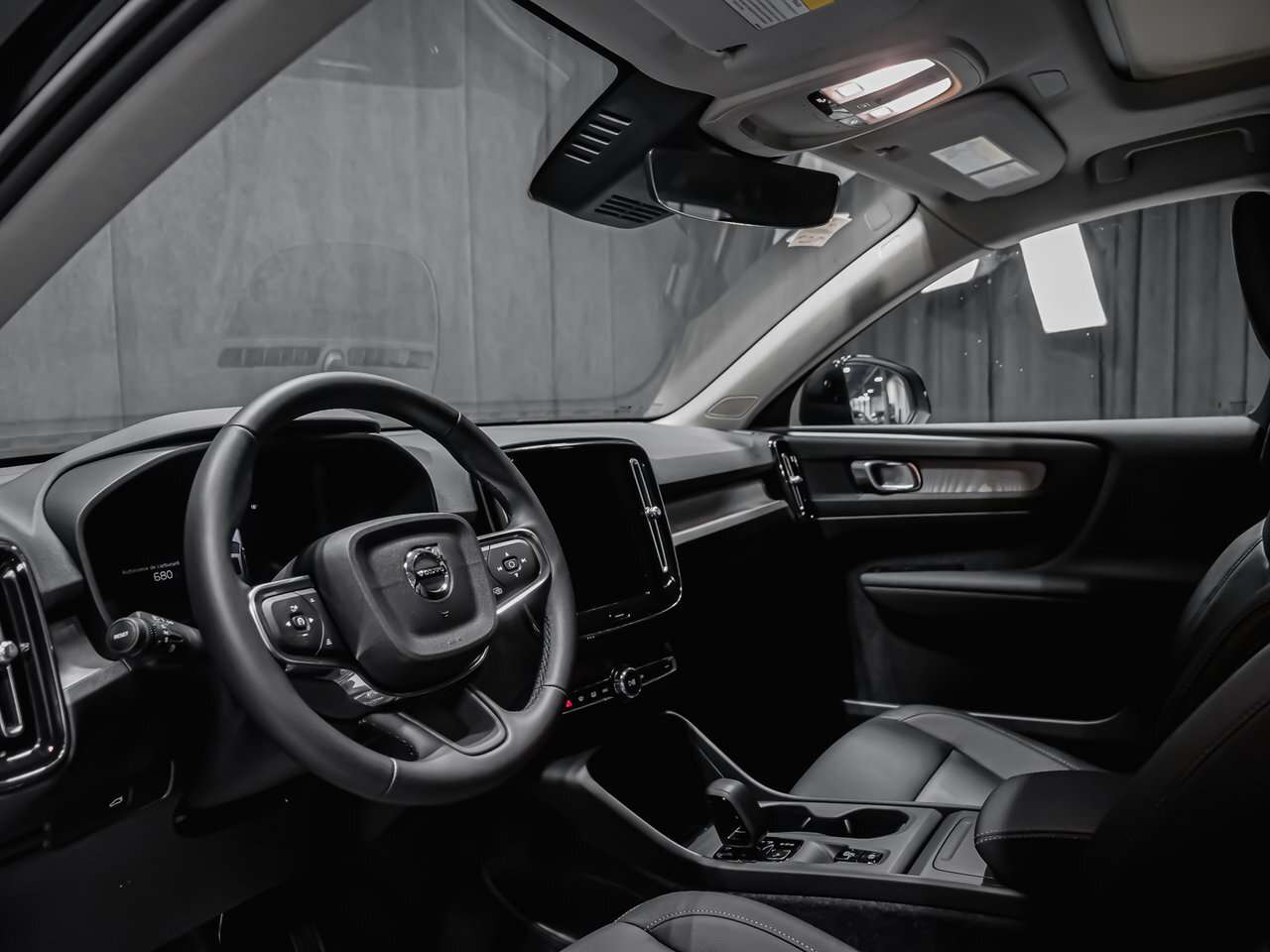 2026 Volvo XC40 Core (Dark Theme) thumb 6