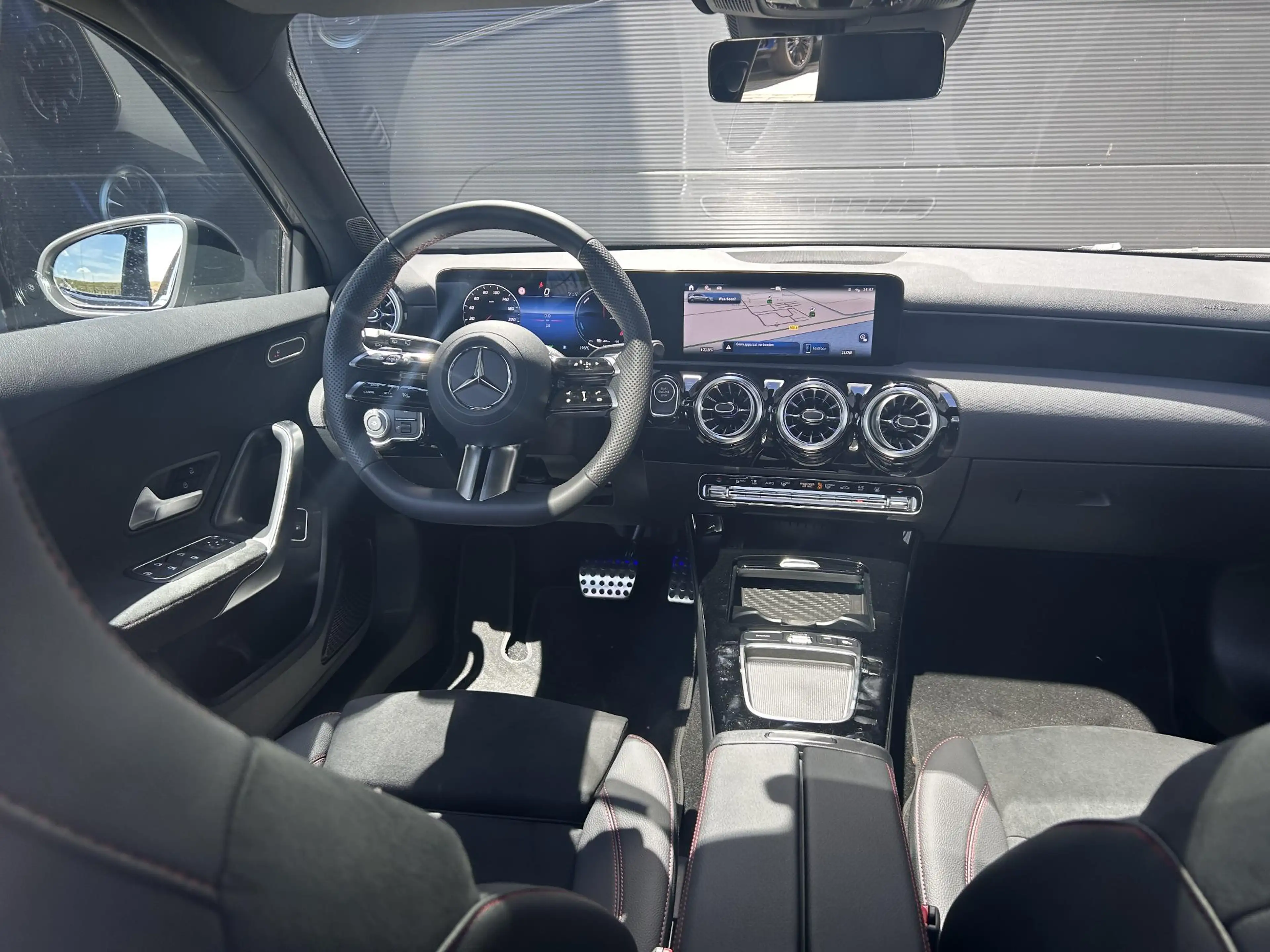 Mercedes-Benz A 250 e Business Solution AMG | Panorama - Schuifdak | M — photo 12