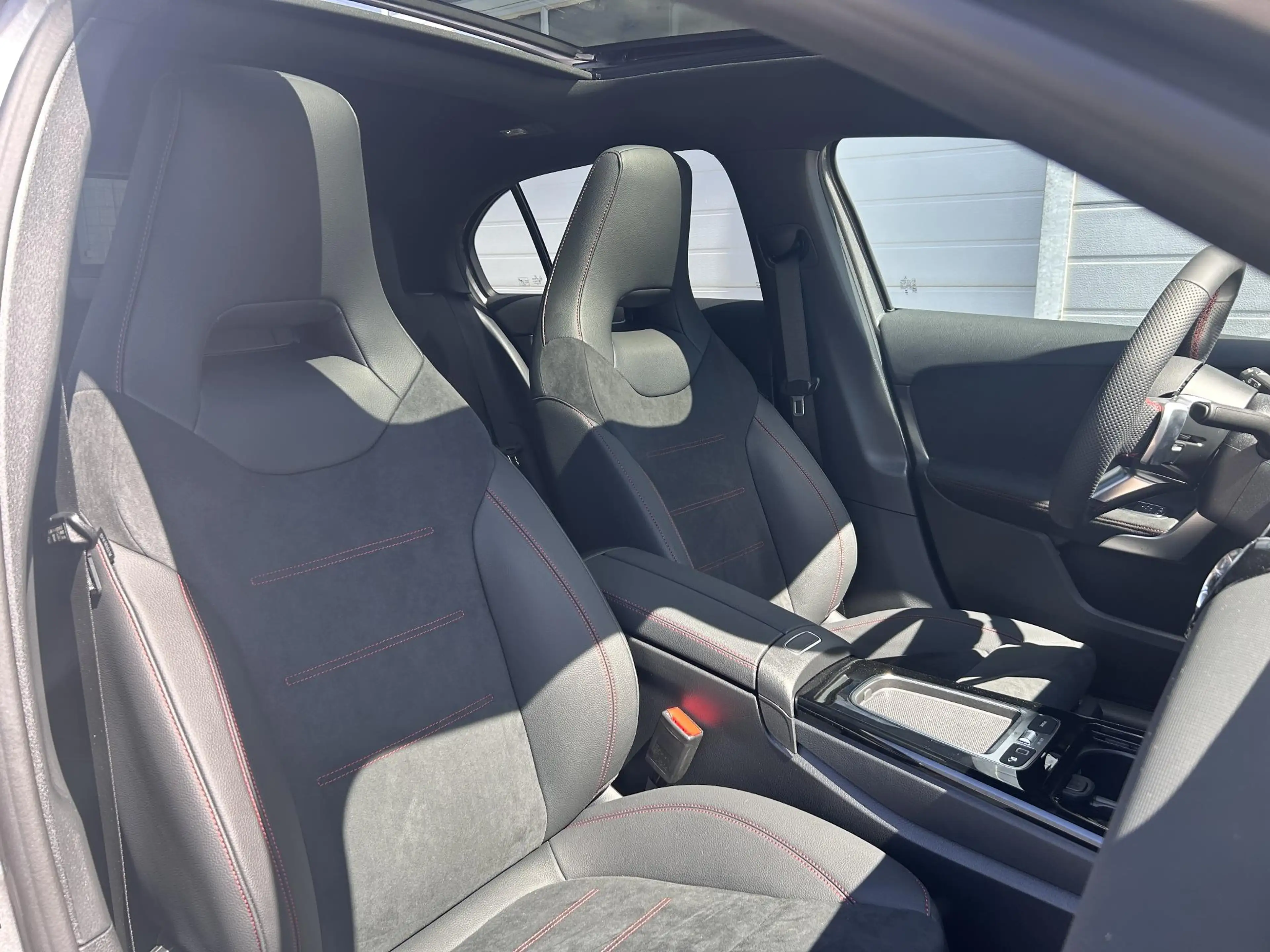 Mercedes-Benz A 250 e Business Solution AMG | Panorama - Schuifdak | M — photo 11